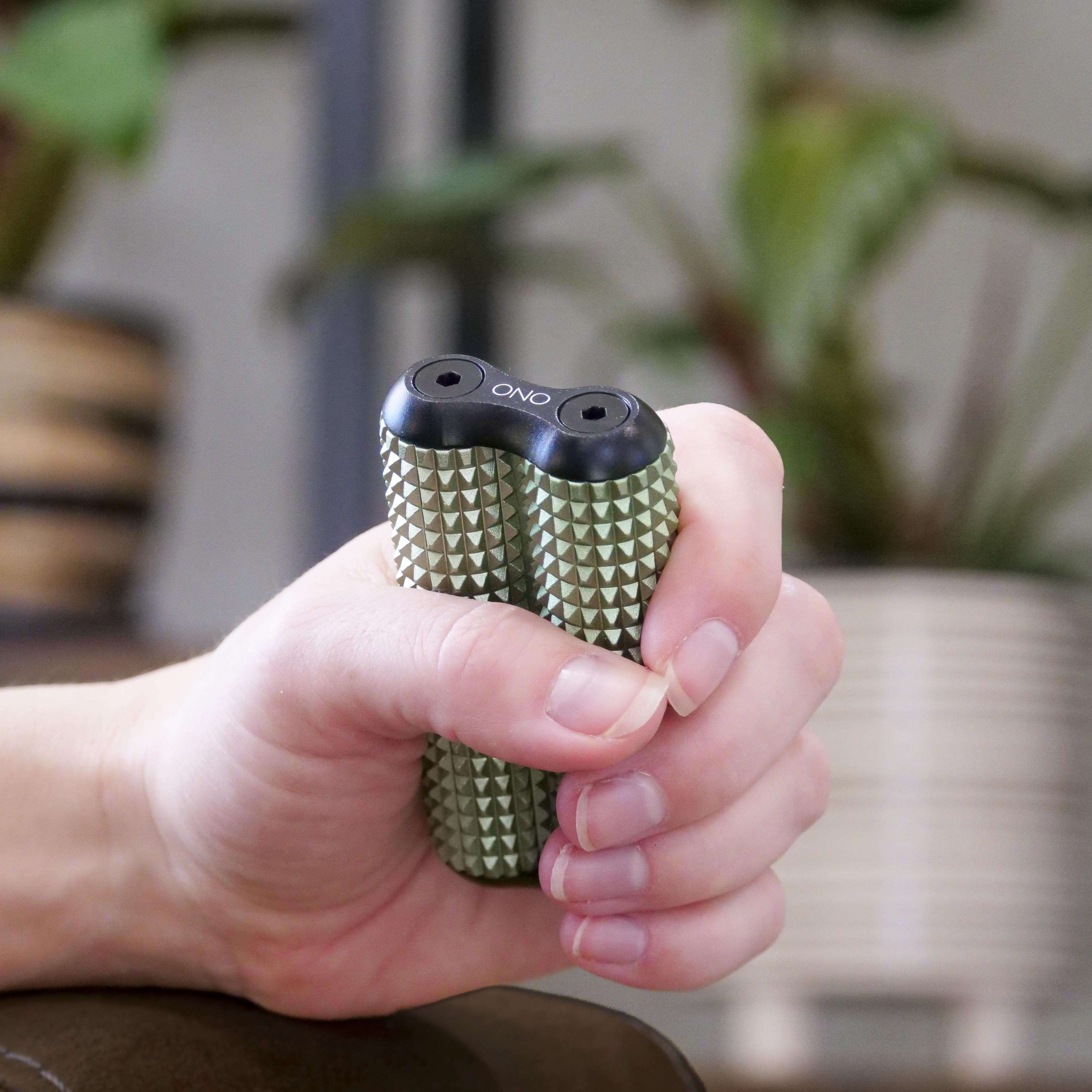eam_Sage Acupressure_all | Hand gripping Sage ONO Roller Acupressure